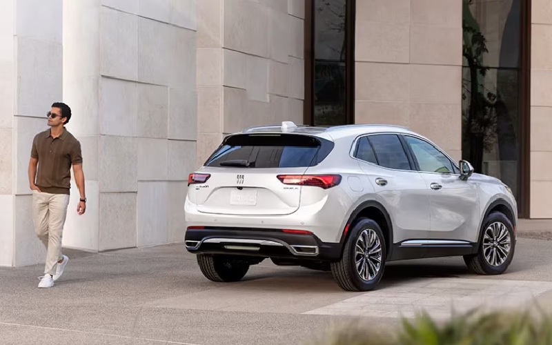 2025 White Buick Envision